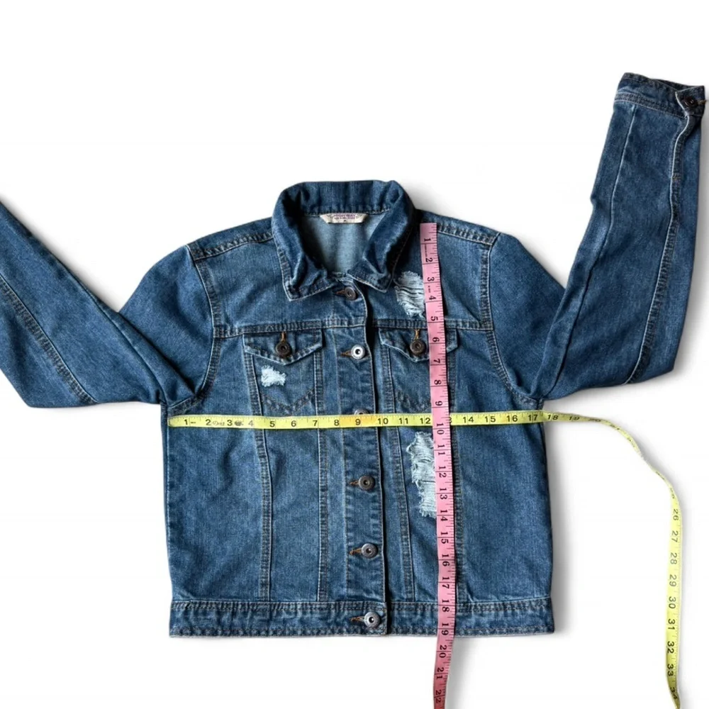 **SOLD**Highway Jeans Distressed Denim Jacket - Medium - Medium Wash Cropped - Picture 7 of 7